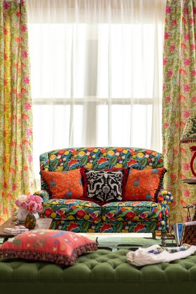 MINDTHEGAP Furniture, Abigal Sofa QUEEN'S GARDEN Linen Front FR00039 FB00177 Lifestyle Portrait