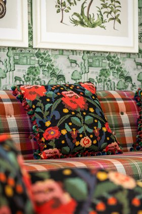MINDTHEGAP Cushions, CLAUDINE Cushion LC40276 Lifestyle Portrait