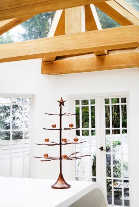 Charlton Island Metal Bauble Tree