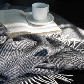 Everest Charcoal Grey and White Throw