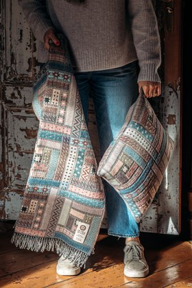 Elin Dusky Rose Wool Blanket Evon Cushion Cosy Home.jpg