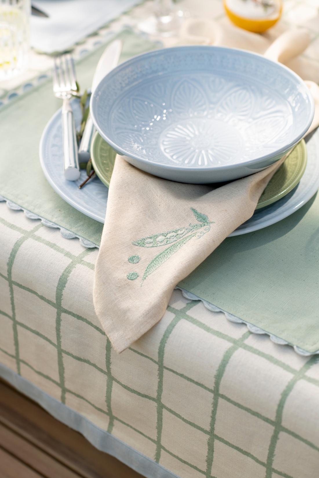 ProCook SS26 High Summer, Embossed Tableware in Sky Blue and Sage Green