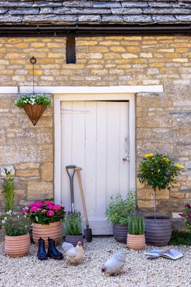 Outdoor Ambrose Honeycomb Terracotta Planter, Set of 3