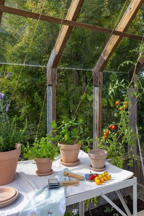 Lucca Planter Terracotta Arena 01132H