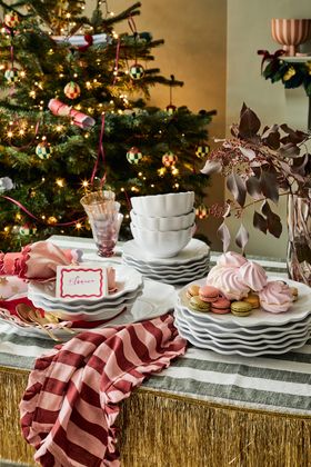 Scalloped Edged Tableware