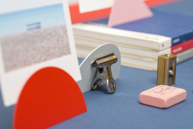 Block Design - Geometric Photo Clip - Circle, Red