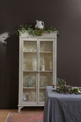 Benjamin Moore, Silhouette AF 655