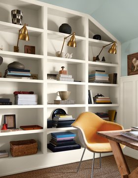 Benjamin Moore, Raindance 1572, Swiss Coffee OC 45, From £20.75 Per 0.94l (1)