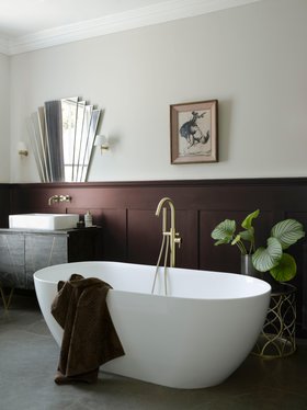 Benjamin Moore El Cajon Clay 1260, Icicle OC 60 From £21.50 Per 0.94l