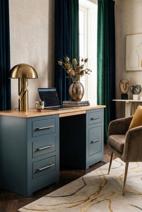 Portland Desk With 4 Drawers And Filing Drawer 02