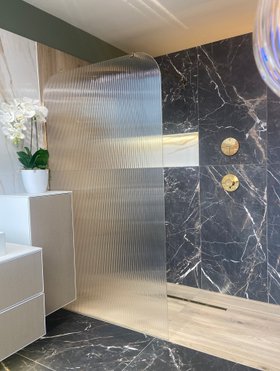 EauZone Dome Panel With Fluted Glass