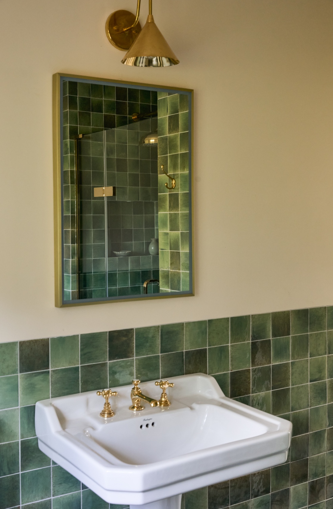 Matki Shower door in mirror reflection
