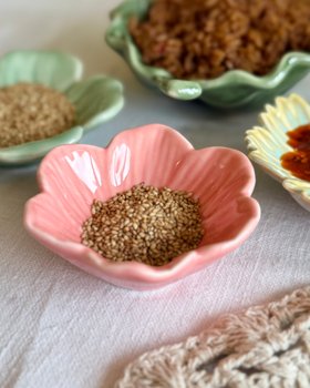 Ceramic flower bowl 9cm - Pink - (Image credit: @pandora.maxton)
