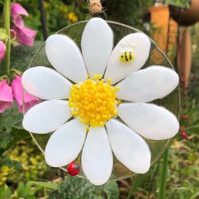Handmade Fused Glass Daisy Decoration