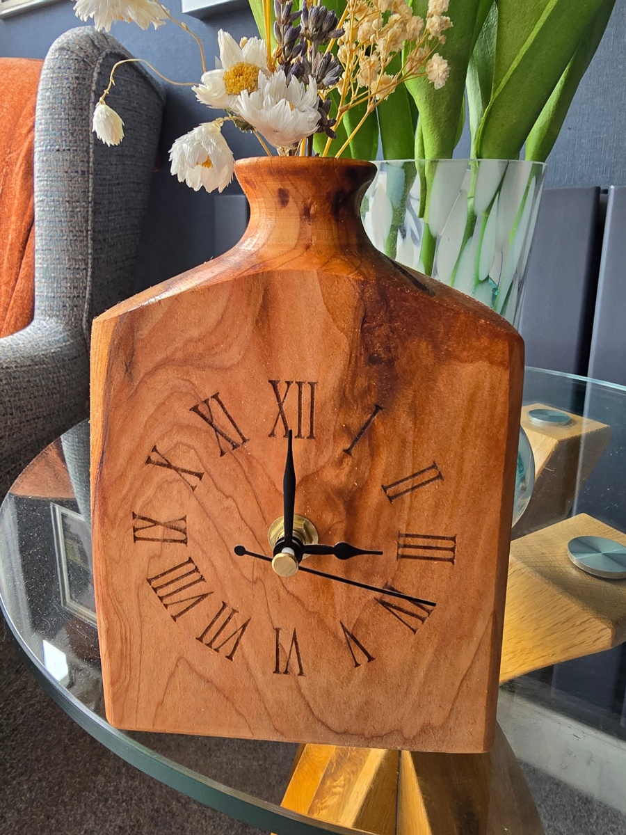 Handcrafted Cedar Vase Clock with Dried Flowers – Rustic Natural Design
