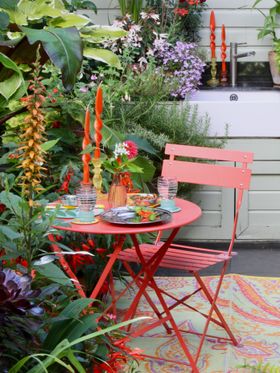 Reversible Paisley Outdoor Rug