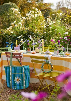 Spring Alfresco Decorations