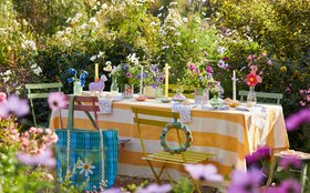 Spring Alfresco Decorations