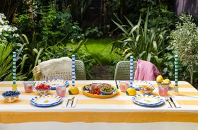 Summer Alfresco Garden Table Decorations