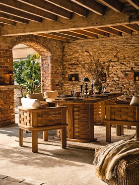 Verdandi Garden Dining