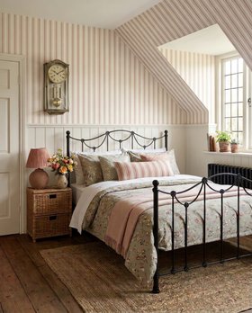 Carie Iron Bed