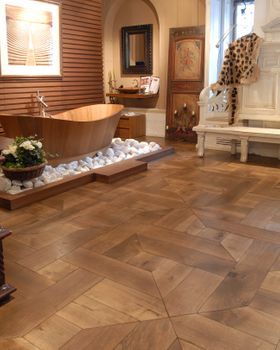 composizione in noce antico