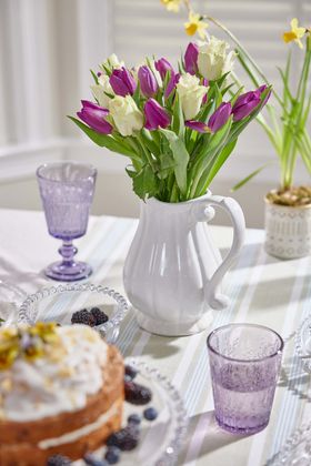 Spring Mother's Day Table Arrangement
