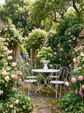 FOUR SEATER WHITE BISTRO SET