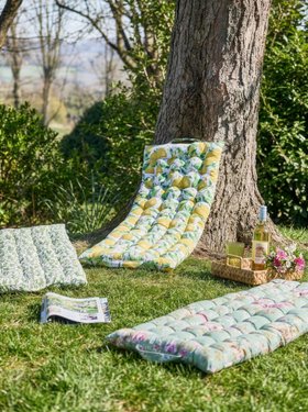 OUTDOOR PATTERNED SPRING CUSHIONS