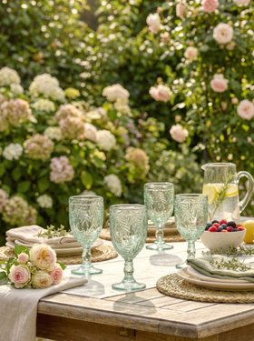 SET OF FOUR GREEN LEAF WINE GOBLETS