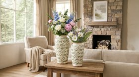 GREEN BOTANICAL SPRING VASE