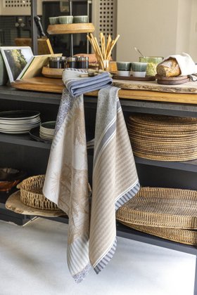 Jacquard Français "Dune Dromadaire" (Argan), Woven cotton tea towel. Made in France.