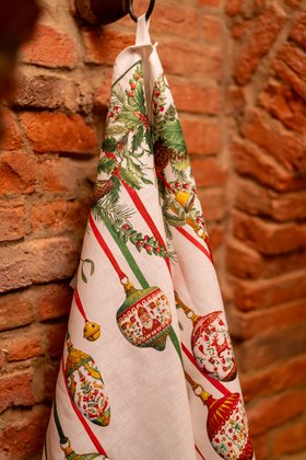 Tessitura Toscana Telerie, “Pinoel-Verde & Rosso”, Pure linen printed tea towels.