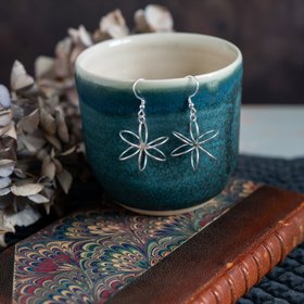 Pretty Wire Flower Earrings