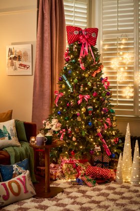 Playful maximalism/ Retro nostalgia Christmas