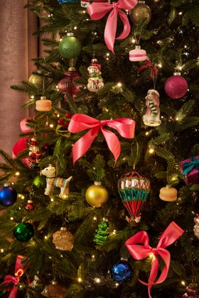 Playful maximalism/ Retro nostalgia Christmas