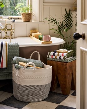 Bathroom styling & storage
