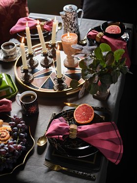 Traitors-inspired table
