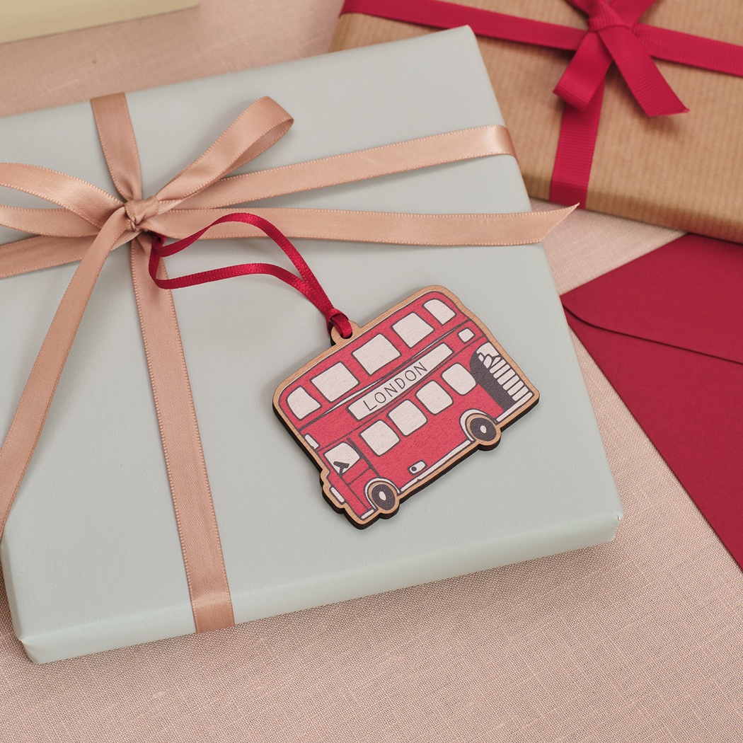 Bus Wooden Decorations Victoria Eggs 002