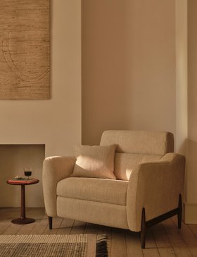 ercol Bronte Snuggler in a Dark Finish and Ecru Fabric