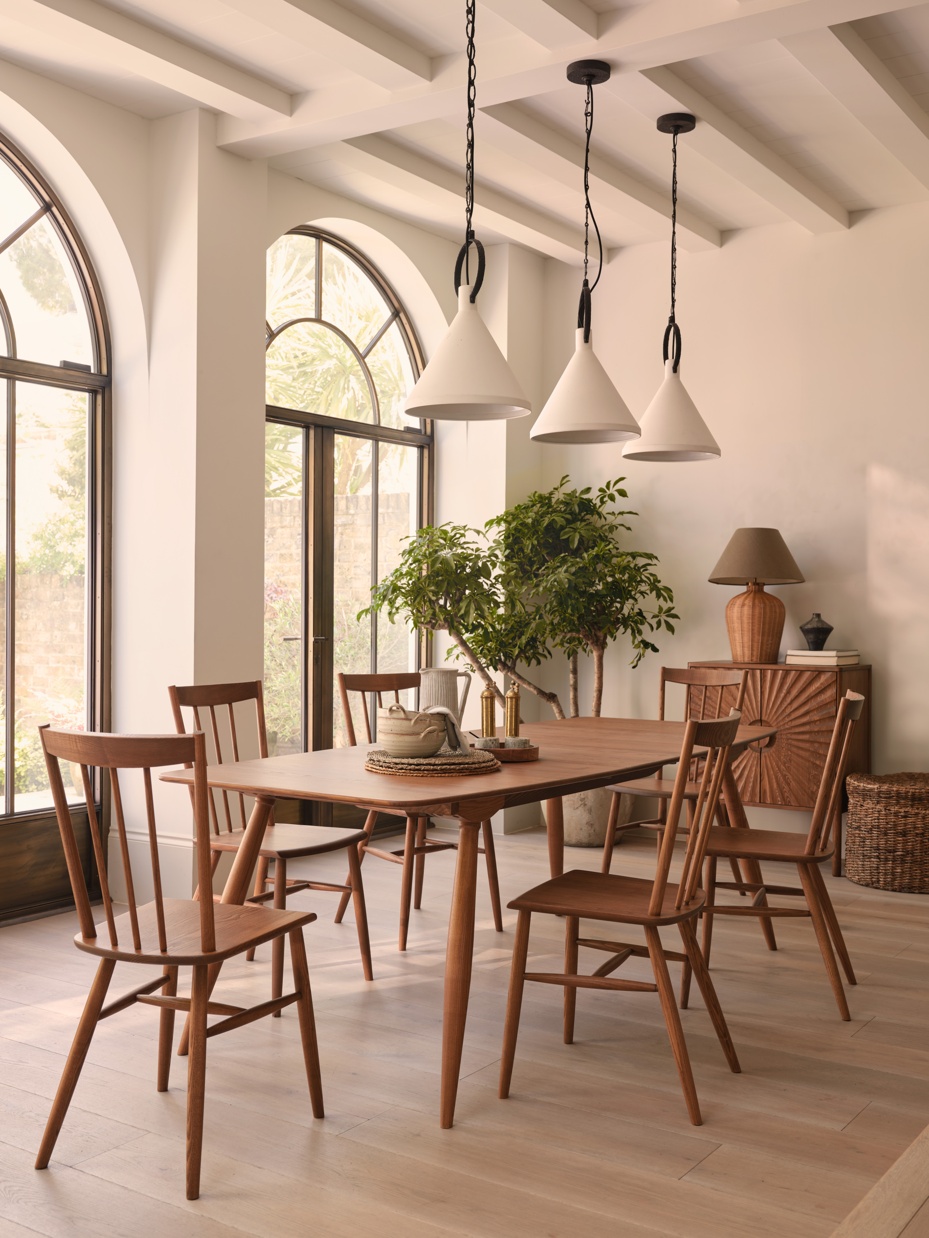 ercol Fairmile Large Extending Dining Table with ercol Fairmile chairs, in a vintage ash finish