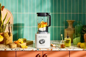 KitchenAid Pure Power Blender in Porcelain White