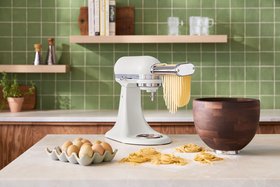 KitchenAid Artisan 4.7L Porcelain White Stand Mixer With Walnut Wood Bowl Lifestyle