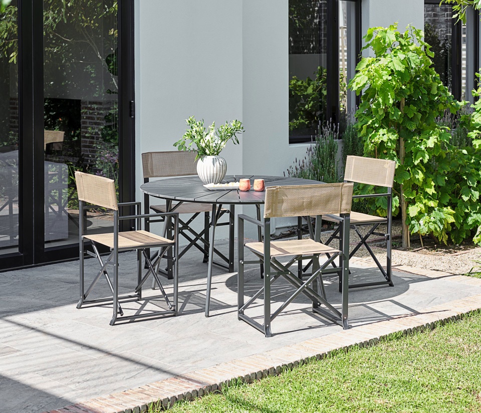 RANGSTRUP D110 table black + 4 NAGELSTI chair black
