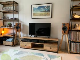Heron Hardwood Speaker Stands (Pair 