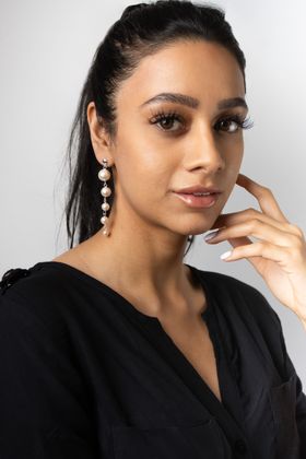 Eliana pearl earrings
