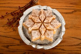 NORDIC WARE 88248 £55.00 Snowflake Pan www.divertimenti.co.uk