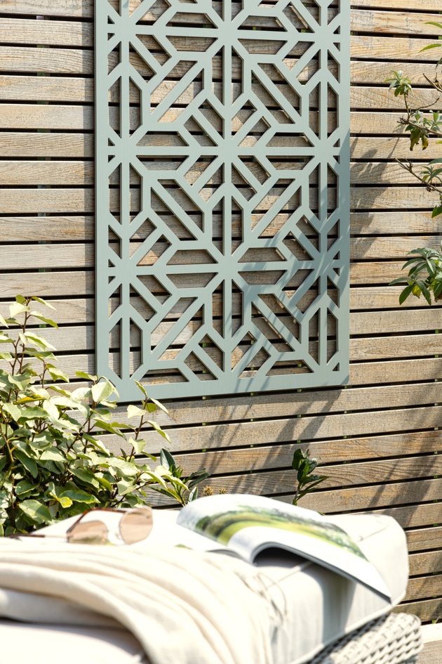 Green Bahia Tile Decorative Garden Screen - 1.2m x 0.6m