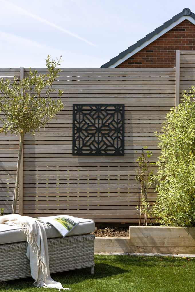 Black Bahia Tile Decorative Garden Screen - 0.6m x 0.6m