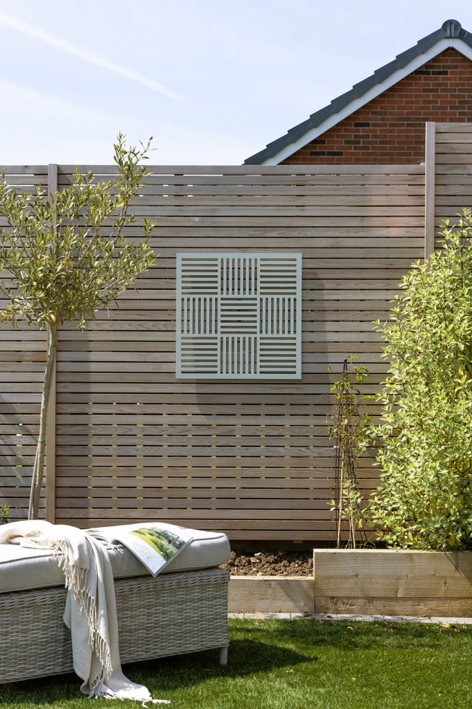Green Cross Hatch Decorative Garden Screen - 0.6m x 0.6m